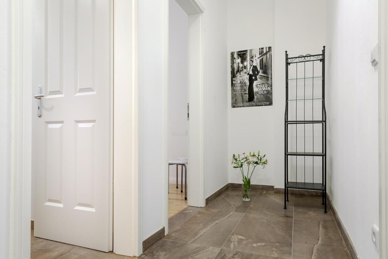 Newton-Appartement Mit 3 Schlafzimmern เบอร์ลิน ภายนอก รูปภาพ